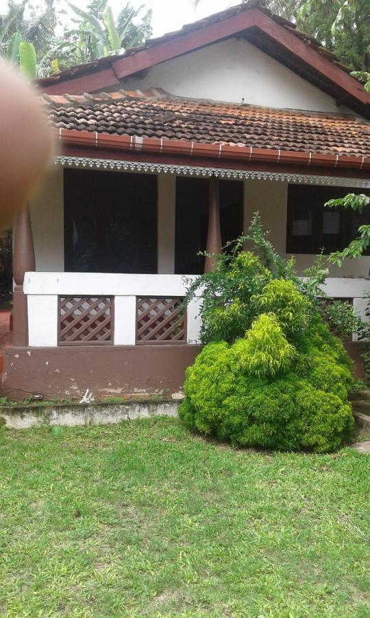 The Ocean Bed and Breakfast Unawatuna Exteriör bild