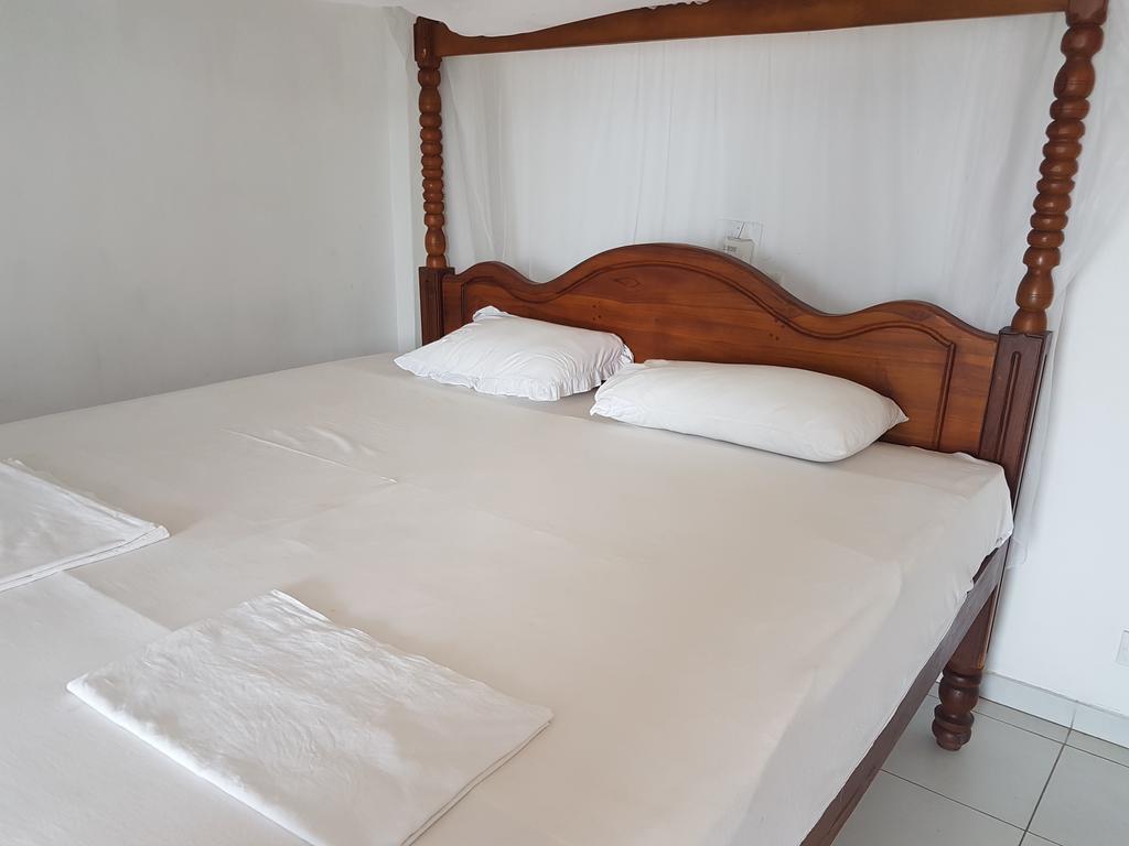 The Ocean Bed and Breakfast Unawatuna Exteriör bild