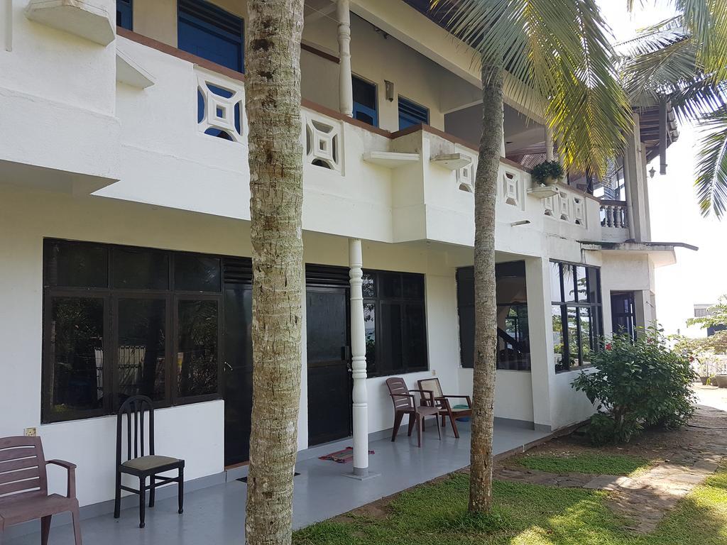 The Ocean Bed and Breakfast Unawatuna Exteriör bild