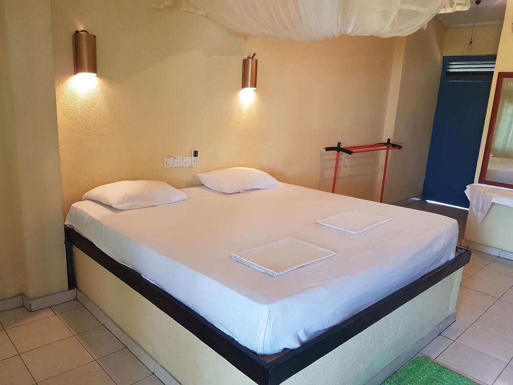 The Ocean Bed and Breakfast Unawatuna Exteriör bild
