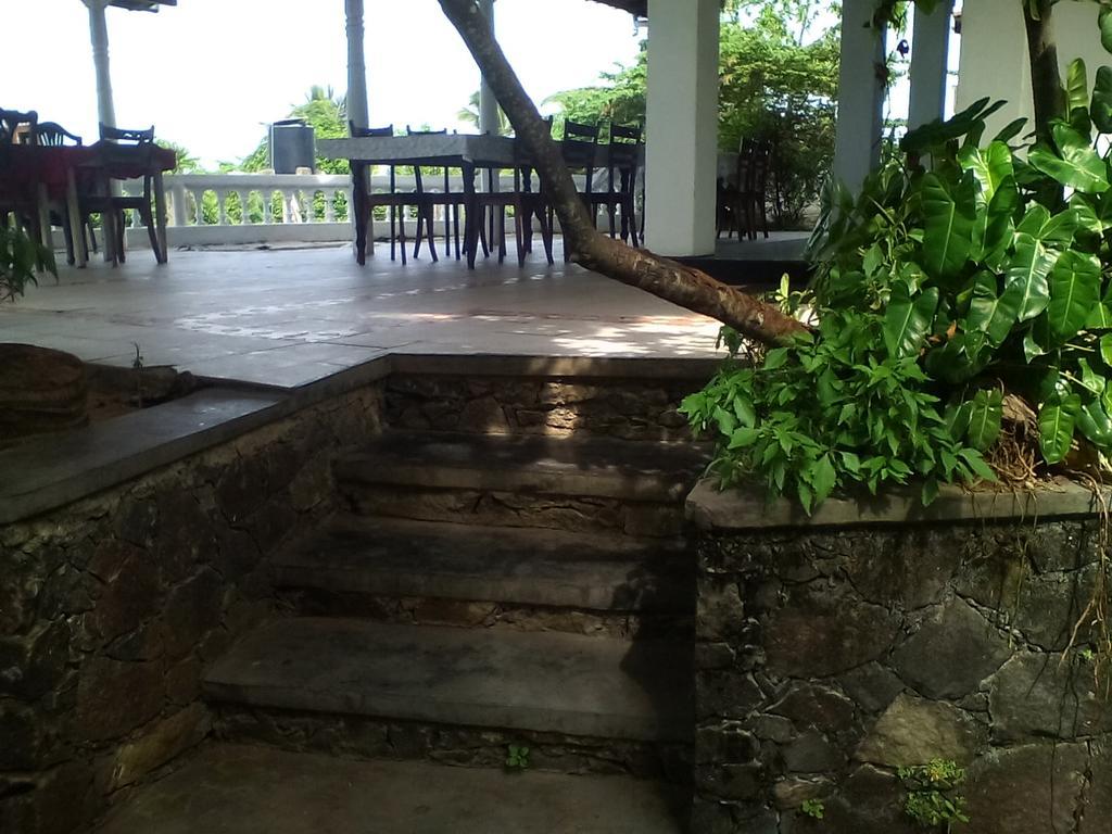 The Ocean Bed and Breakfast Unawatuna Exteriör bild