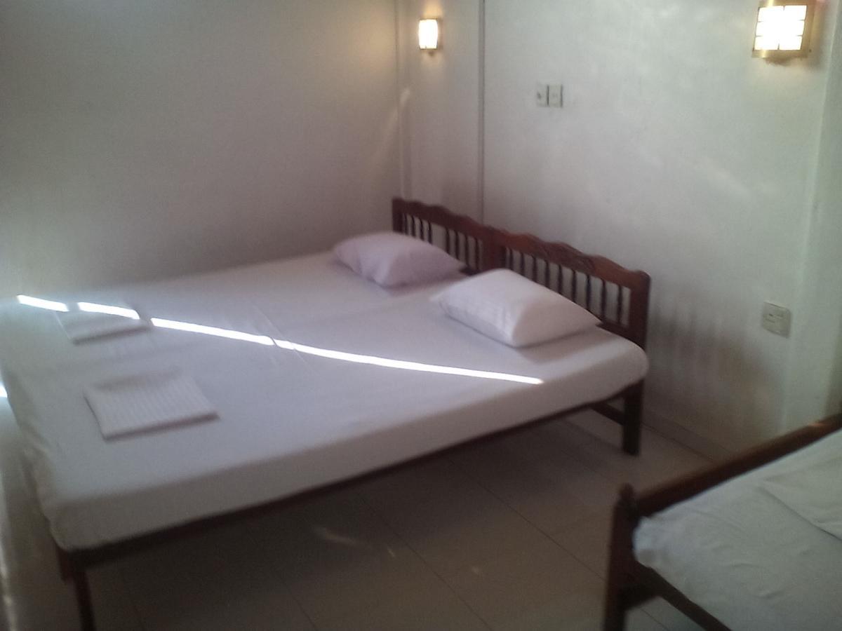 The Ocean Bed and Breakfast Unawatuna Exteriör bild