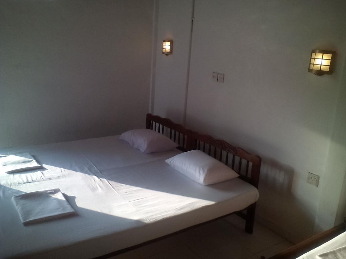 The Ocean Bed and Breakfast Unawatuna Exteriör bild